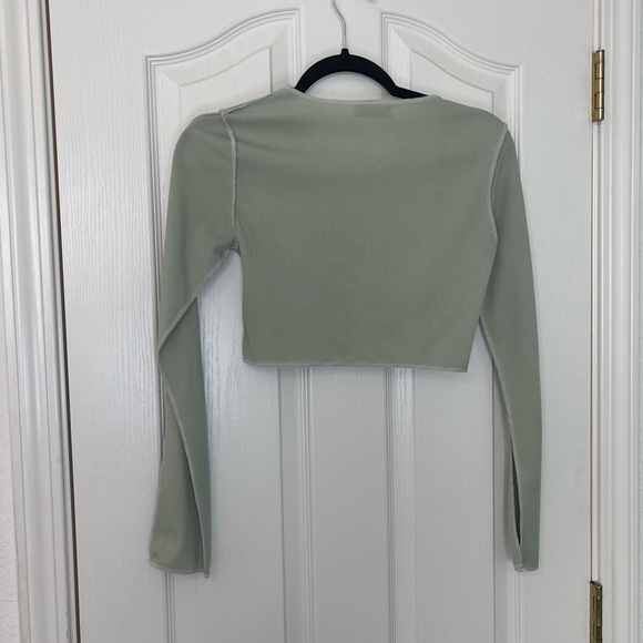 Cropped Long Sleeve Top - Picture 2 of 3